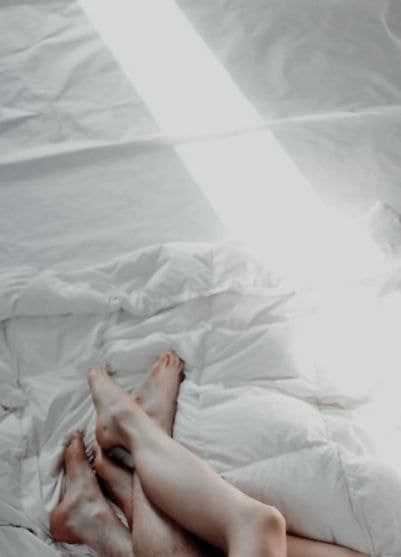 Vì sao xã hội luôn bôi xấu và lên án tình dục